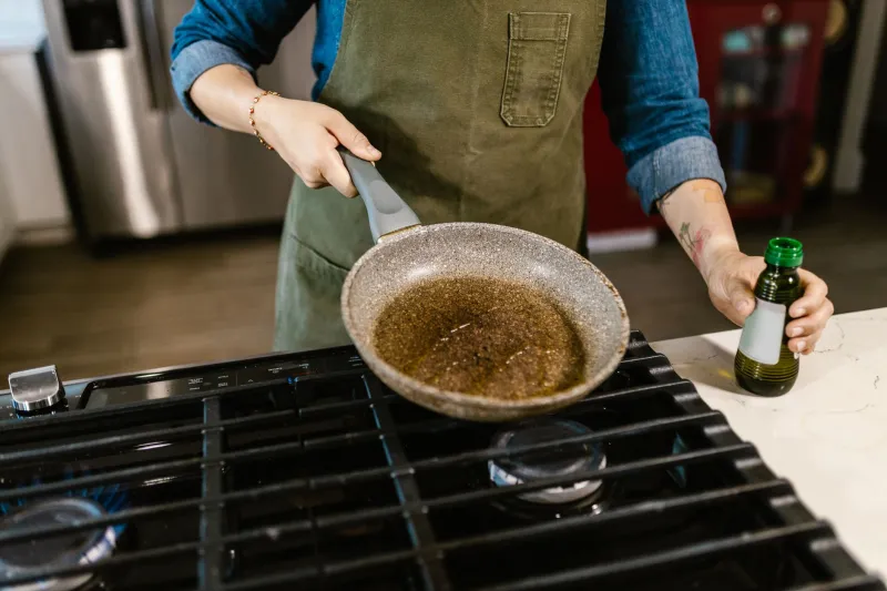 Where Heat Meets Flavor: Rethinking Temperature Thresholds for Premium Olive Oil in the American Kitchen