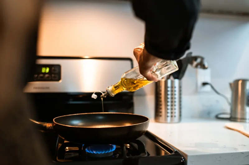 Heat, Time, and Precision: The Science Behind Cooking With Premium Olive Oil